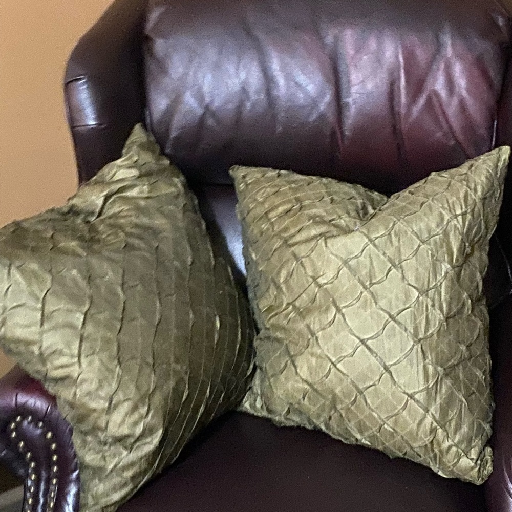 2 pillows